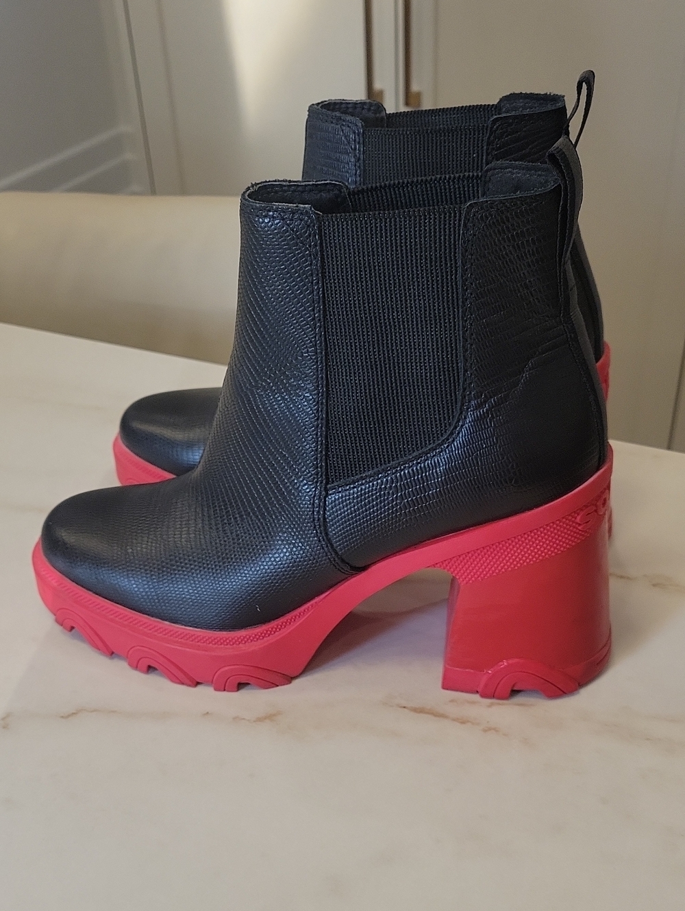 Sorel Brex Heel Chelsea Boots Red Heels Leather Rubber Chunky Platform sz 9